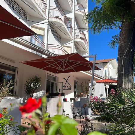 X Hotel Punta Marina Exterior foto